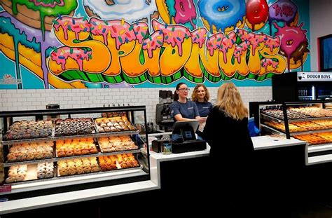 76 Years After Opening In Richland Iconic Spudnuts Arrive In Kennewick