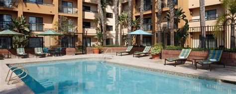 Best Amenities at Courtyard Costa Mesa Hotel