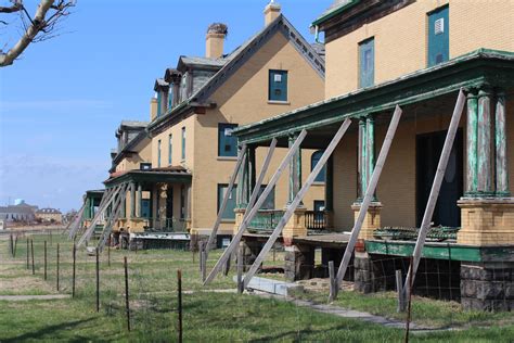 Former Officer Homes At Fort Hancock Sandy Hook Nj R Abandonedporn