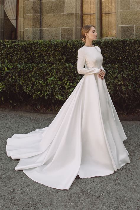 Best Long Sleeve Wedding Dresses for a Timeless Wedding Look