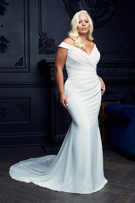 Best Plus Size Fitted Wedding Dresses Revealed