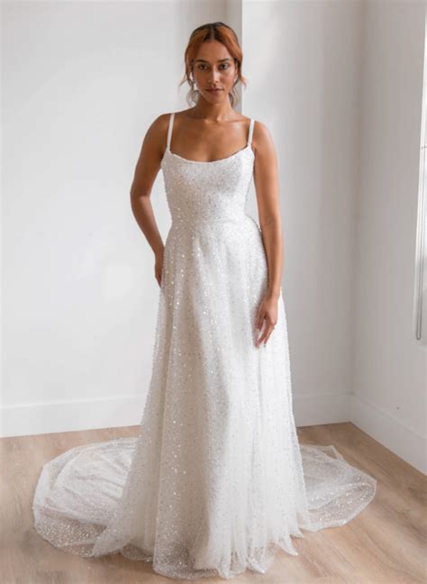 Scoop Neck Wedding Gown Trends Unveiled
