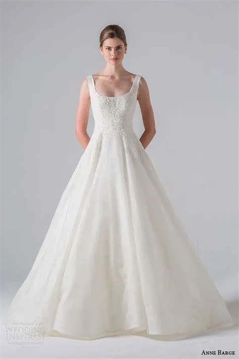 Scoop Neckline Wedding Dresses: Perfect Bridal Choice