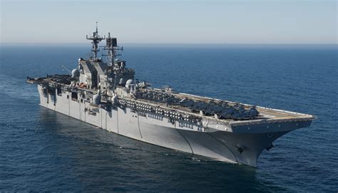 Us Navy The Amphibious Assault Ship Uss Makin Island Lhd 8 Transits